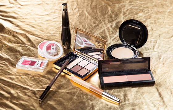 使用妝物：Estée Lauder Pure Color Envy Sculpting EyeShadow 5-Color Palette $390