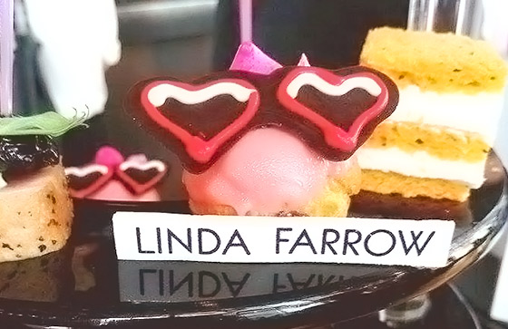 最趣致的Linda Farrow玩味款式暫時只有糕點的演繹,眼睛仍未到港哩! 最趣致的Linda Farrow玩味款式暫時只有糕點的演繹,眼睛仍未到港哩!