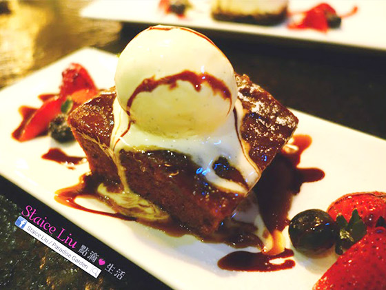 Sticky Date Pudding