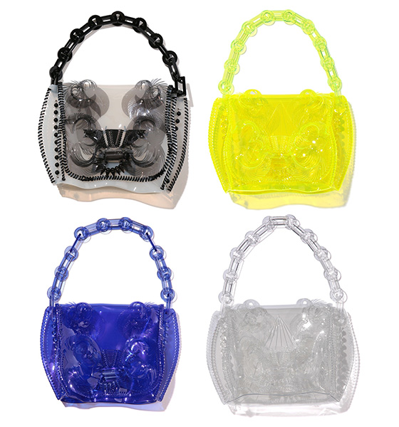 Vinyl Chloride Long Chain Bag 53,000日圓(約港幣$3,358),現只剩黃色和白色。 Vinyl Chloride Long Chain Bag 53,000日圓(約港幣$3,358),現只剩黃色和白色。
