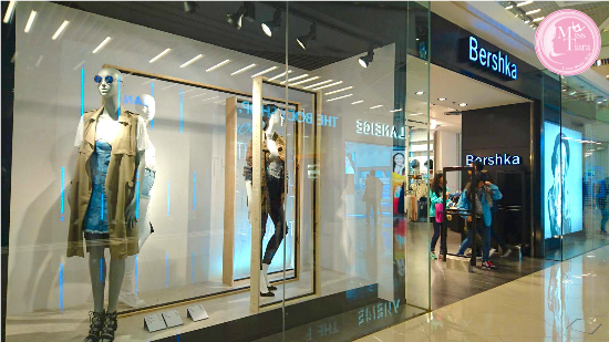 說時遲那時快,走二步已經到了旁邊的Bershka!!!跑啊~~ 說時遲那時快,走二步已經到了旁邊的Bershka!!!跑啊~~