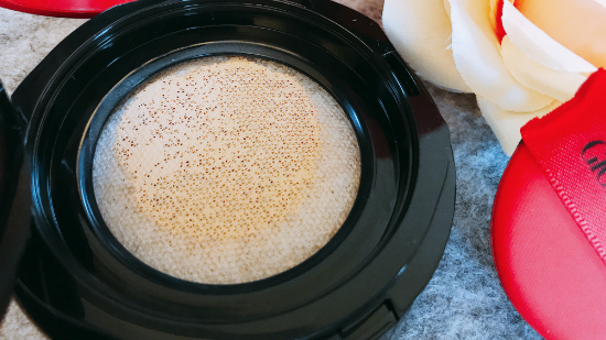 如果今年只能買一個氣墊粉底，必選這個紅黑盒子！My Armani To Go Cushion！